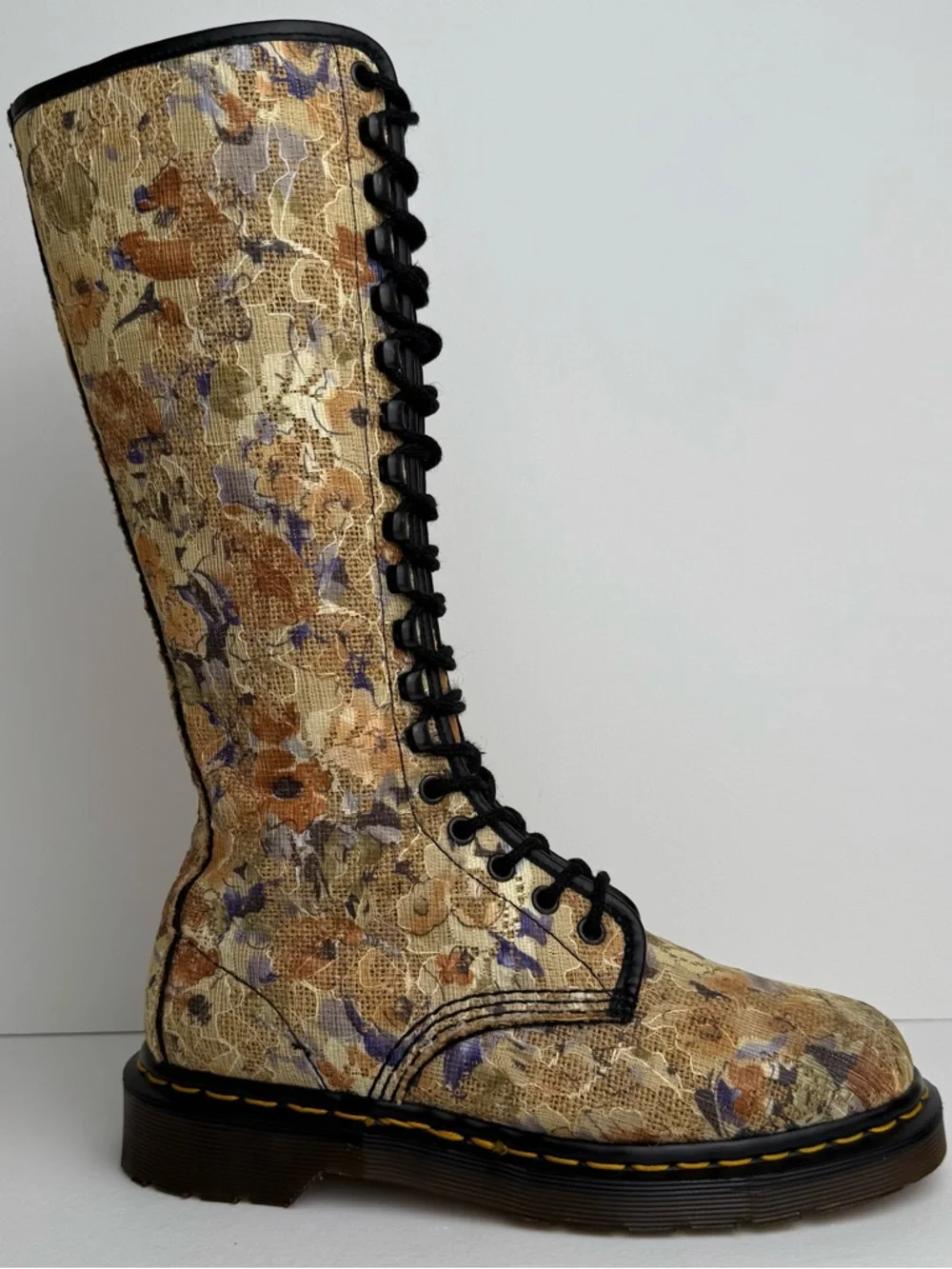 Vintage Dr. Martens England Burlap Floral Lace Fabric Tall Boho MIE Boots UK 5 - Picture 3 of 16